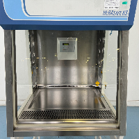 Thermo HERAsafe KS 3' BioSafety Cabinet image 2